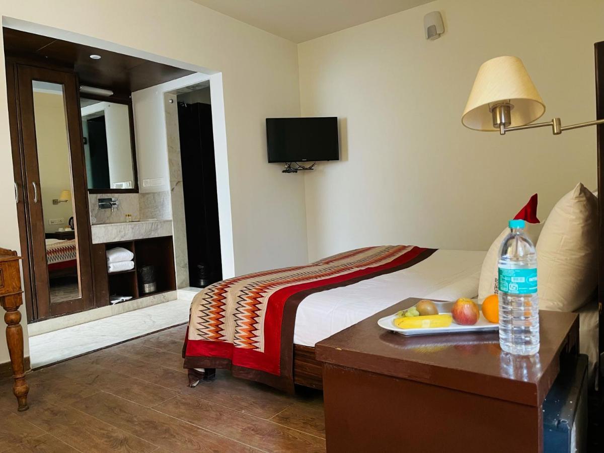 Hotel The Orion Express à Jaipur Extérieur photo